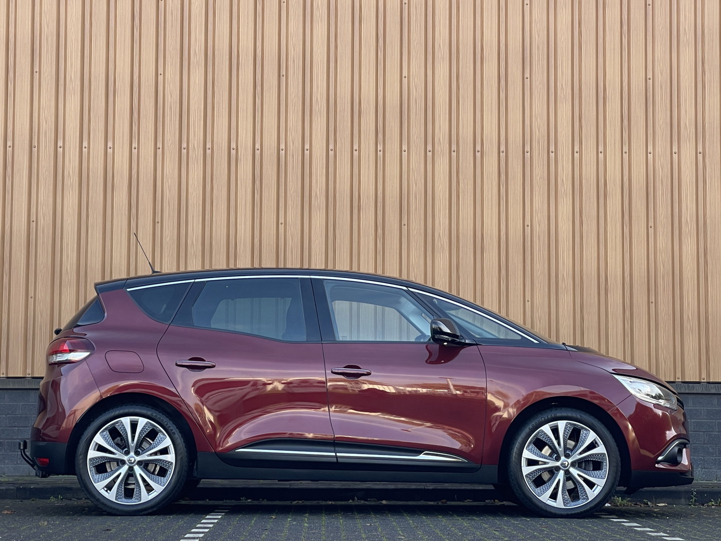 Renault Scénic 1.2 TCe Intens | DAB | Trekhaak | Multi sense | Stop & Go | City Safe Drive |  Navigatie | Cruise Control | Elektrische Spiegels |