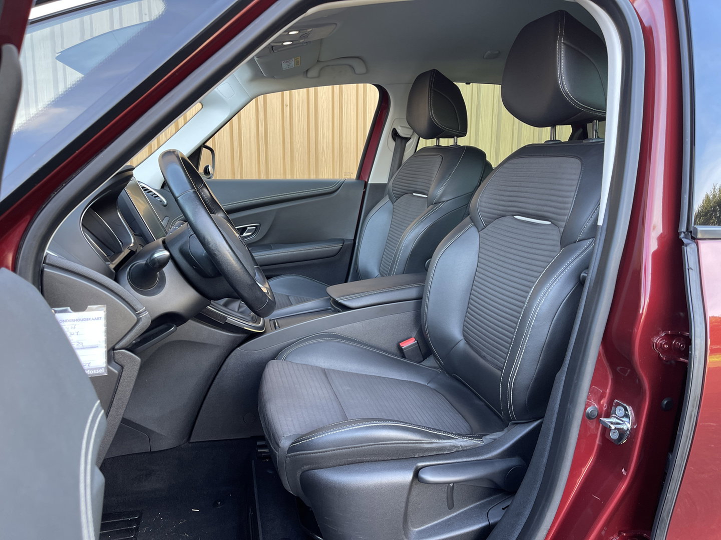 Renault Scénic 1.2 TCe Intens | DAB | Trekhaak | Multi sense | Stop & Go | City Safe Drive |  Navigatie | Cruise Control | Elektrische Spiegels |