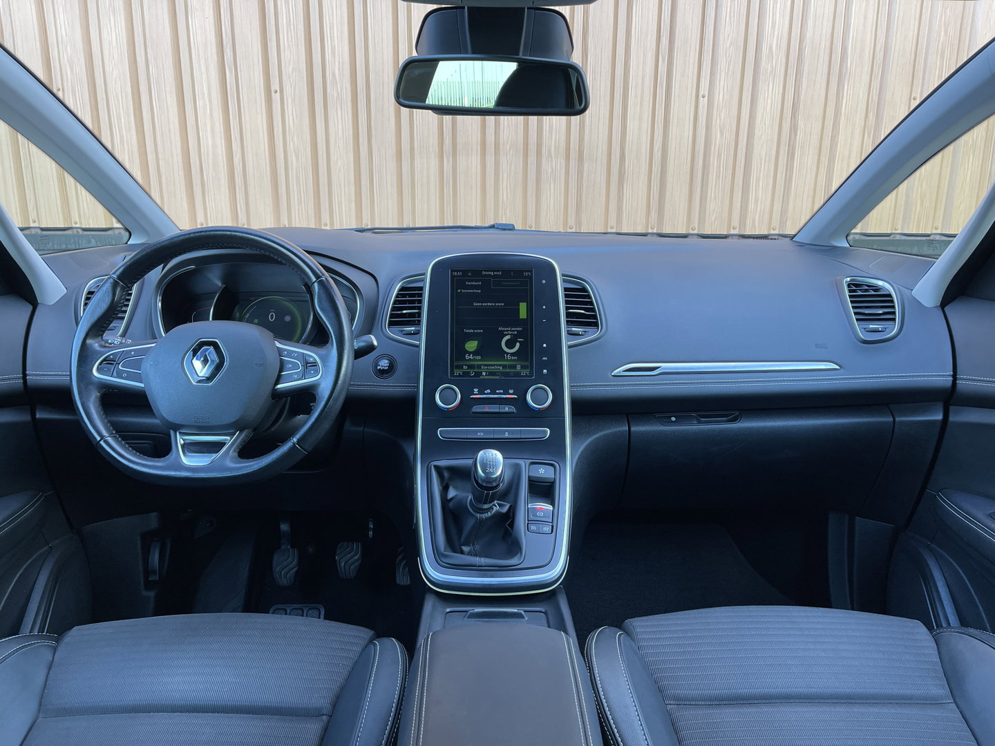Renault Scénic 1.2 TCe Intens | DAB | Trekhaak | Multi sense | Stop & Go | City Safe Drive |  Navigatie | Cruise Control | Elektrische Spiegels |