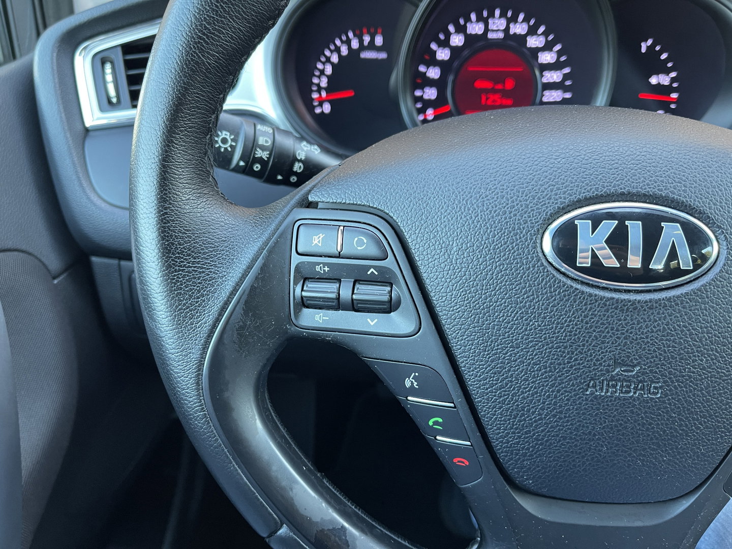 Kia cee'd Sportswagon 1.6 GDI ComfortPlusLine Navigator | Origineel Nederlands | Apple Carplay | Trekhaak | Cruise Control | Navigatie | Lichtmetaal |