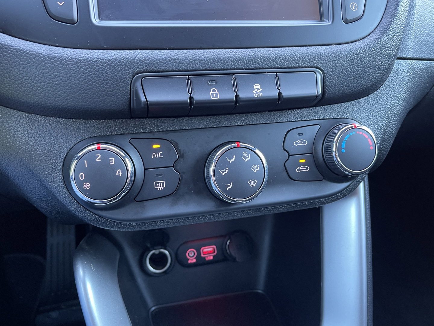 Kia cee'd Sportswagon 1.6 GDI ComfortPlusLine Navigator | Origineel Nederlands | Apple Carplay | Trekhaak | Cruise Control | Navigatie | Lichtmetaal |