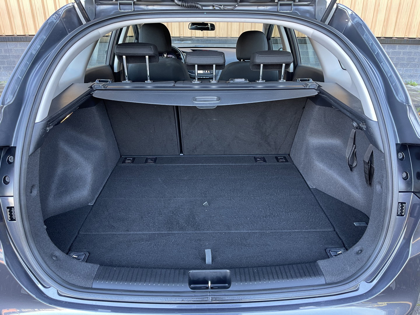 Kia cee'd Sportswagon 1.6 GDI ComfortPlusLine Navigator | Origineel Nederlands | Apple Carplay | Trekhaak | Cruise Control | Navigatie | Lichtmetaal |