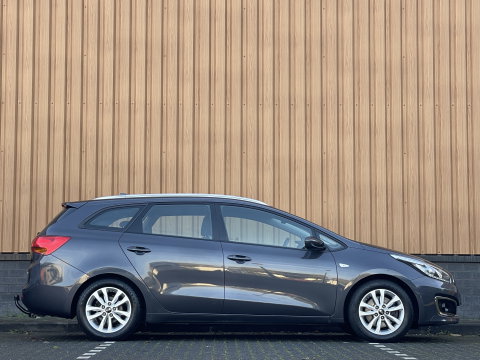 Kia cee'd Sportswagon 1.6 GDI ComfortPlusLine Navigator | Origineel Nederlands | Apple Carplay | Trekhaak | Cruise Control | Navigatie | Lichtmetaal |