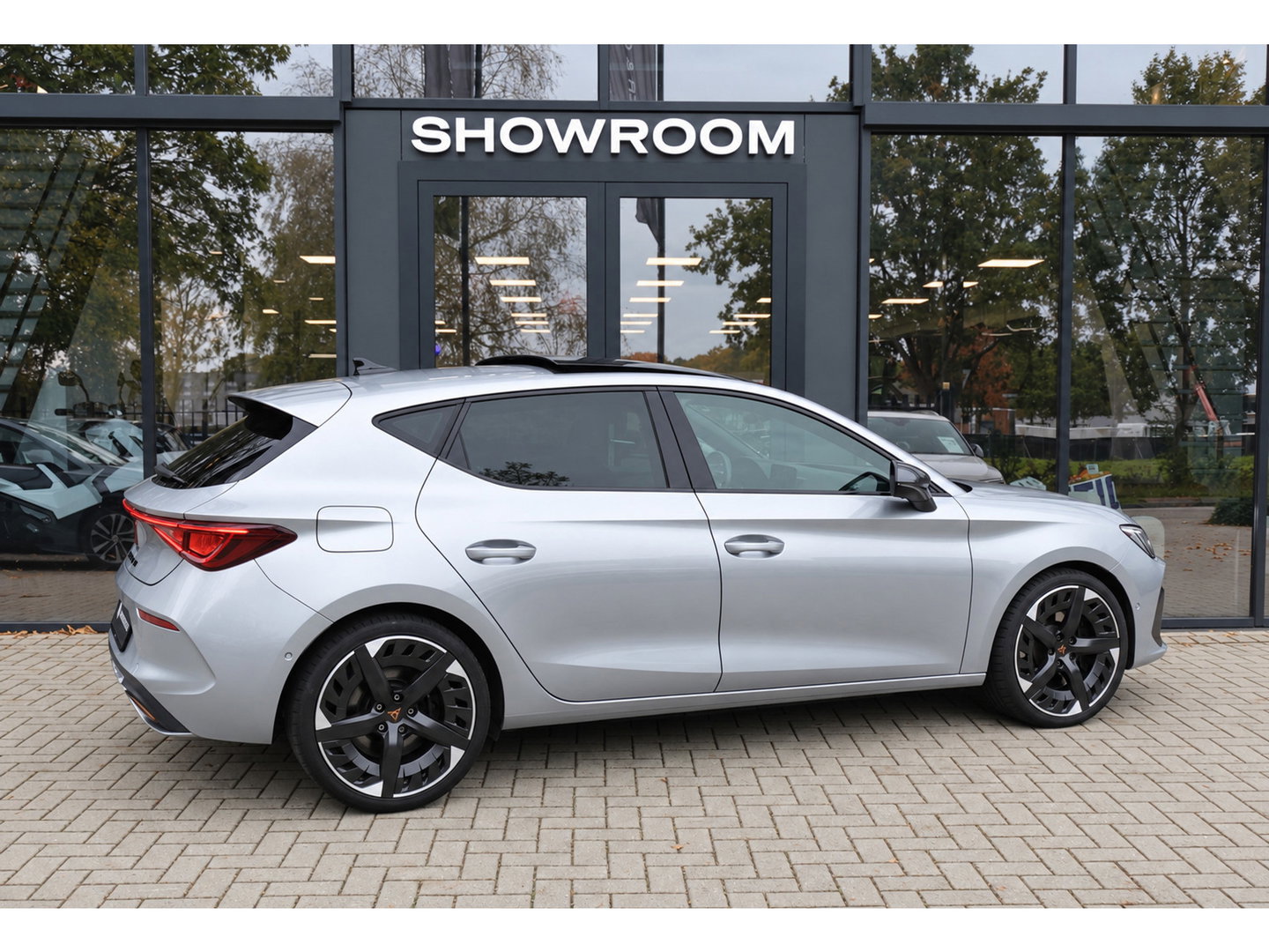 CUPRA Leon 1.4 e-Hybrid VZ Adrenaline PANO KEYLESS ACC CAM