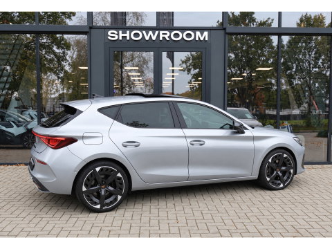 CUPRA Leon 1.4 e-Hybrid VZ Adrenaline PANO KEYLESS ACC CAM