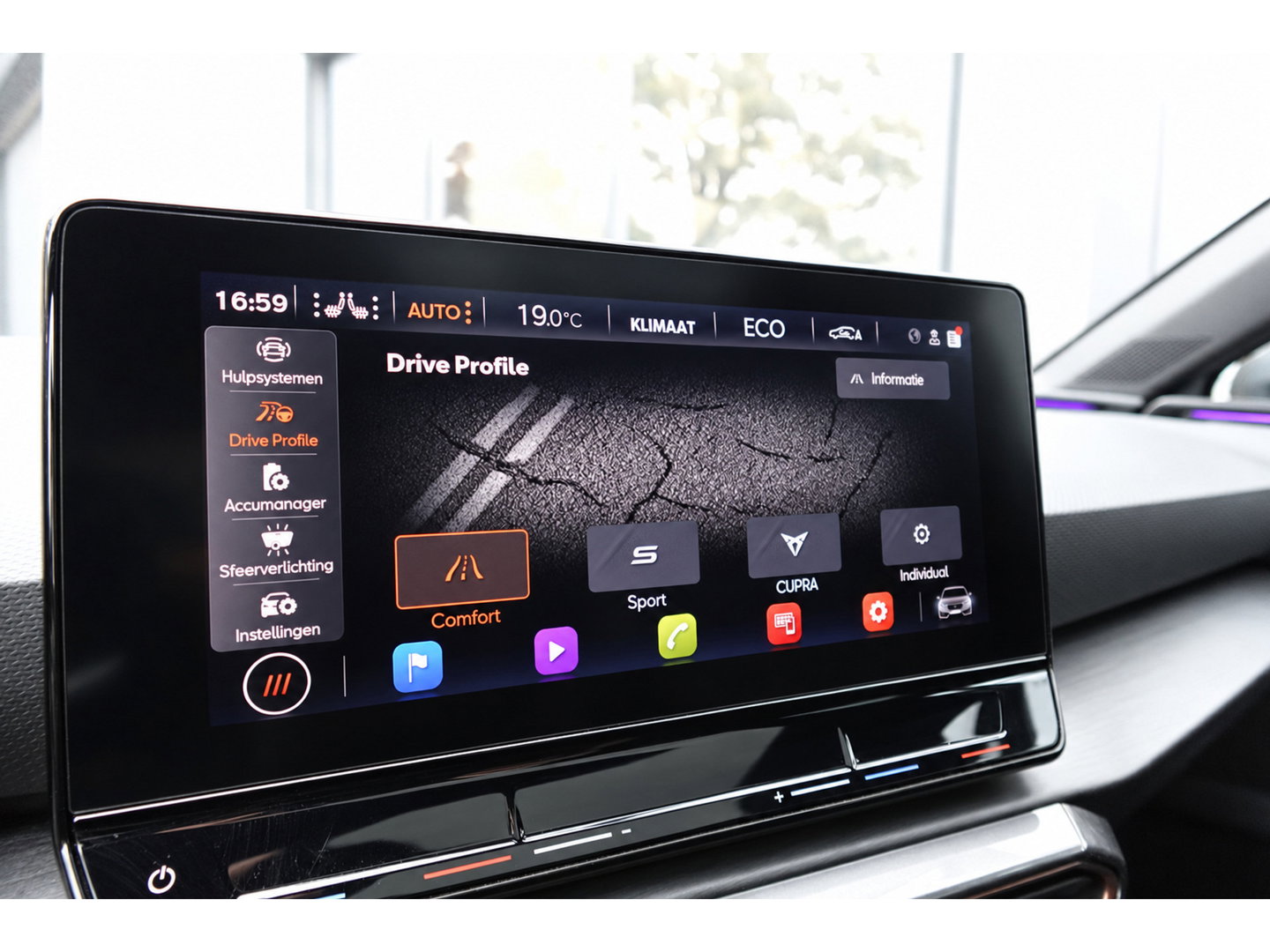CUPRA Leon 1.4 e-Hybrid VZ Adrenaline PANO KEYLESS ACC CAM