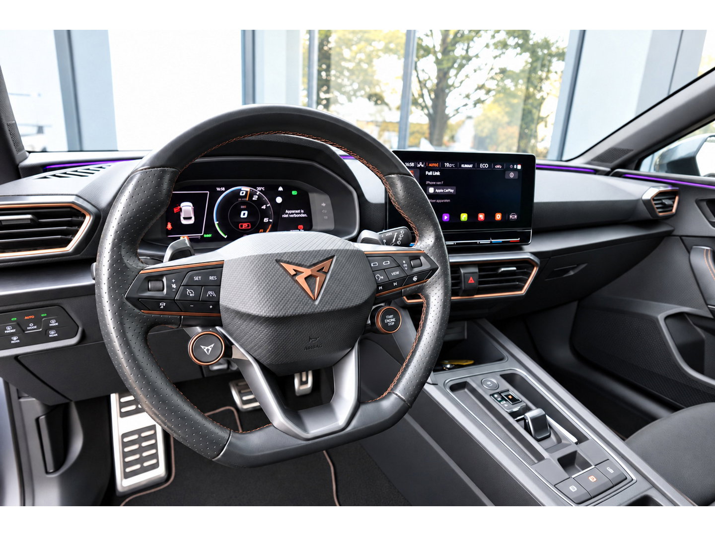 CUPRA Leon 1.4 e-Hybrid VZ Adrenaline PANO KEYLESS ACC CAM