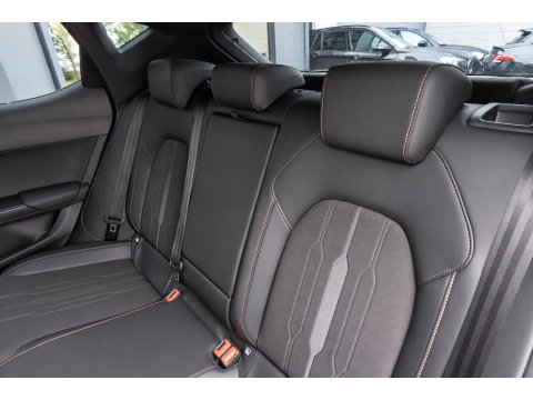 CUPRA Leon 1.4 e-Hybrid VZ Adrenaline PANO KEYLESS ACC CAM