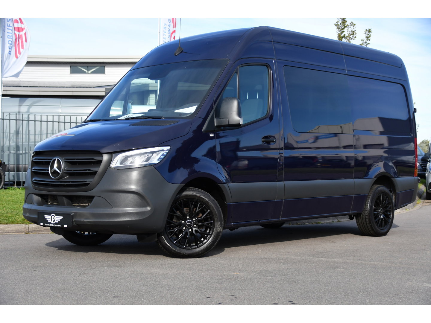 Mercedes-Benz Sprinter 317 1.9 CDI L2H2 RWD DC PB Edition Camera Cruise, Carplay, LED, 3500kg Trekhaak, Geveerde stoel, Standkachel, Automaat, 170pk, Uniek!