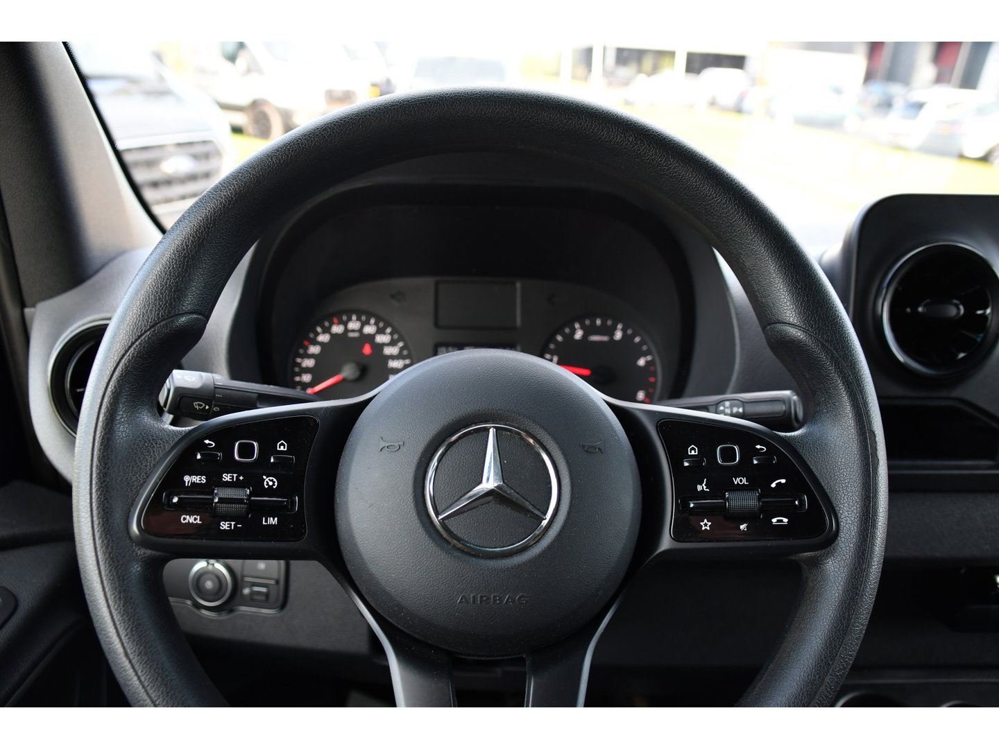 Mercedes-Benz Sprinter 317 1.9 CDI L2H2 RWD DC PB Edition Camera Cruise, Carplay, LED, 3500kg Trekhaak, Geveerde stoel, Standkachel, Automaat, 170pk, Uniek!