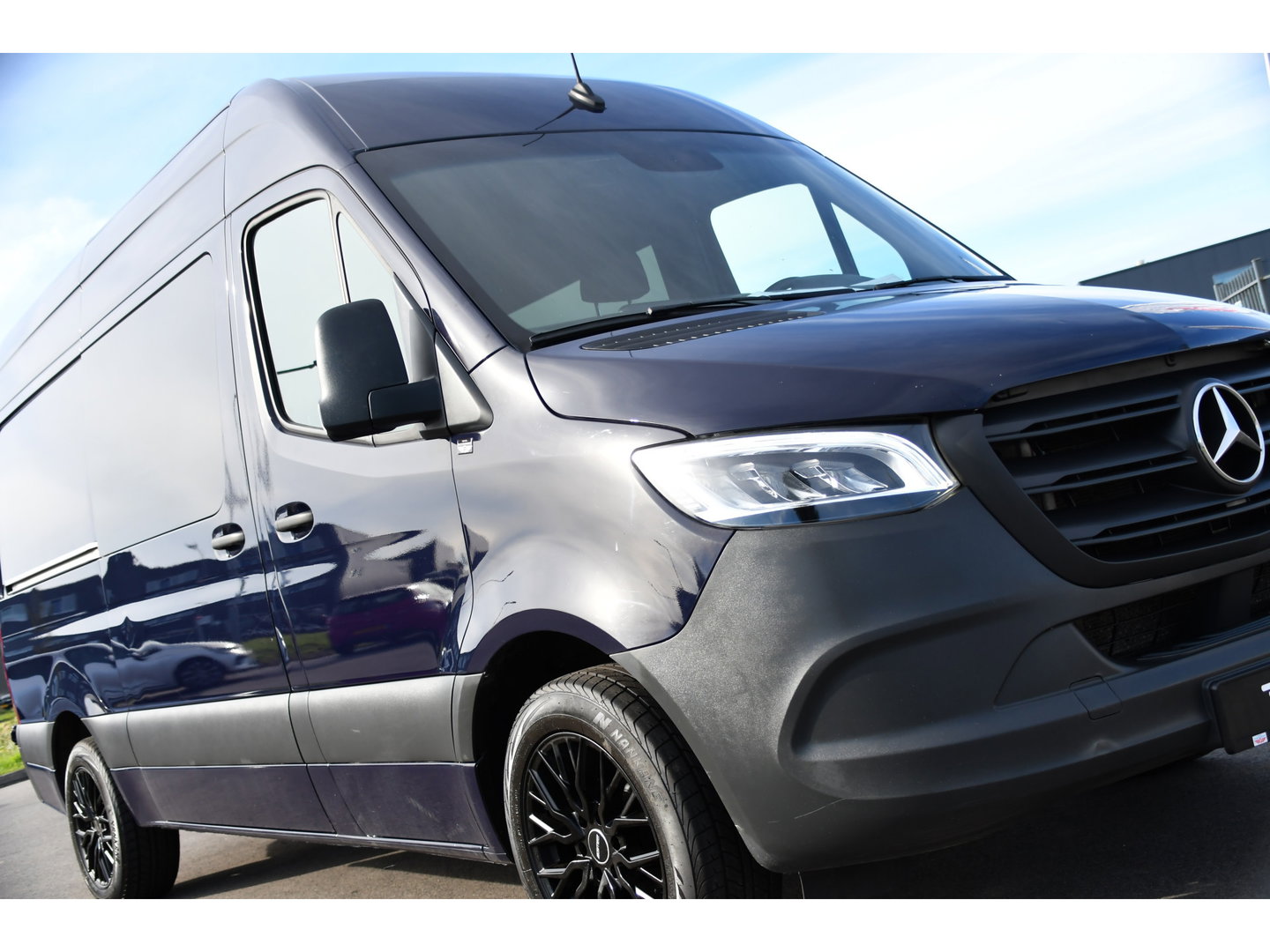 Mercedes-Benz Sprinter 317 1.9 CDI L2H2 RWD DC PB Edition Camera Cruise, Carplay, LED, 3500kg Trekhaak, Geveerde stoel, Standkachel, Automaat, 170pk, Uniek!