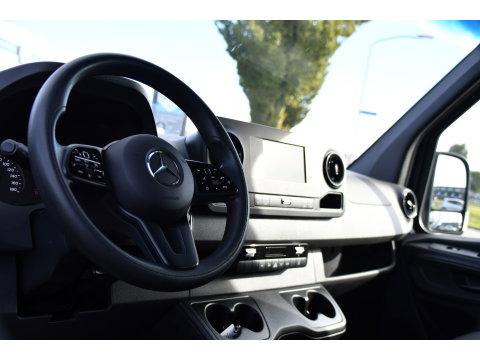 Mercedes-Benz Sprinter 317 1.9 CDI L2H2 RWD DC PB Edition Camera Cruise, Carplay, LED, 3500kg Trekhaak, Geveerde stoel, Standkachel, Automaat, 170pk, Uniek!