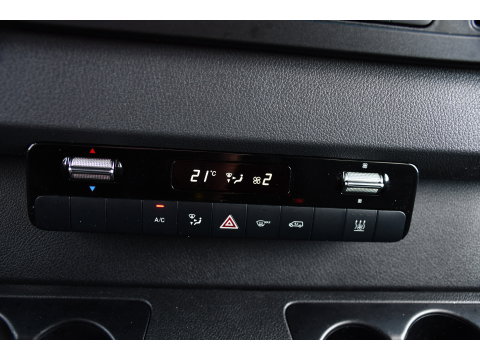 Mercedes-Benz Sprinter 317 1.9 CDI L2H2 RWD DC PB Edition Camera Cruise, Carplay, LED, 3500kg Trekhaak, Geveerde stoel, Standkachel, Automaat, 170pk, Uniek!