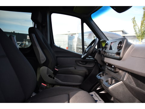 Mercedes-Benz Sprinter 317 1.9 CDI L2H2 RWD DC PB Edition Camera Cruise, Carplay, LED, 3500kg Trekhaak, Geveerde stoel, Standkachel, Automaat, 170pk, Uniek!