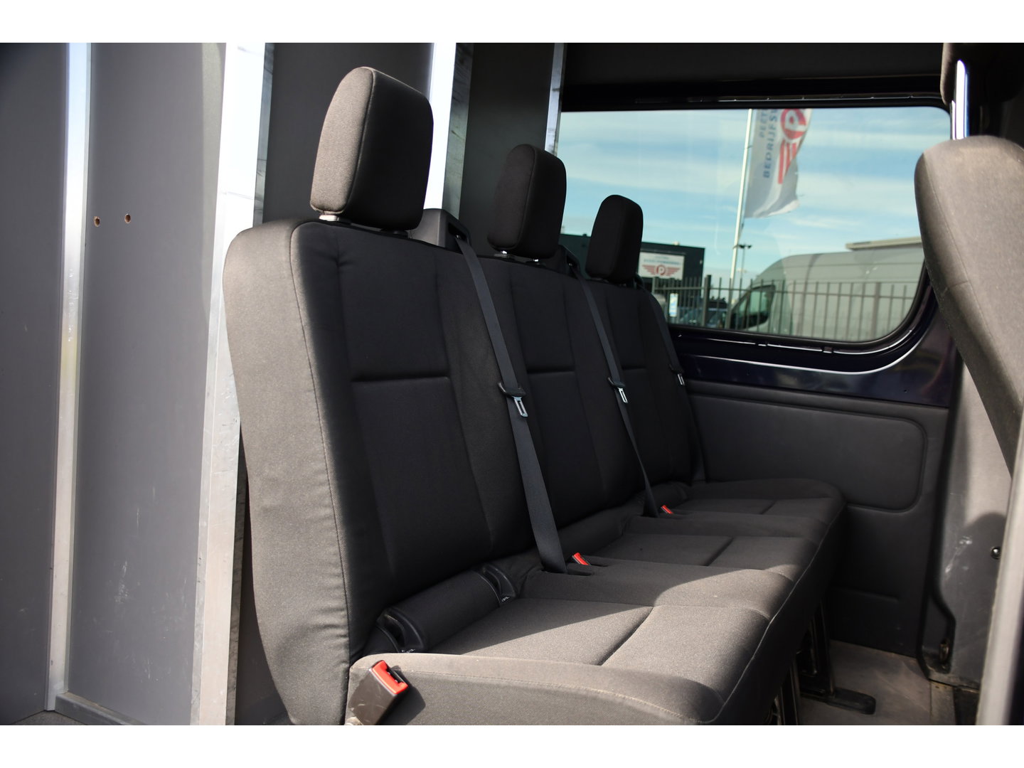 Mercedes-Benz Sprinter 317 1.9 CDI L2H2 RWD DC PB Edition Camera Cruise, Carplay, LED, 3500kg Trekhaak, Geveerde stoel, Standkachel, Automaat, 170pk, Uniek!