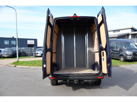 Mercedes-Benz Sprinter 317 1.9 CDI L2H2 RWD DC PB Edition Camera Cruise, Carplay, LED, 3500kg Trekhaak, Geveerde stoel, Standkachel, Automaat, 170pk, Uniek!