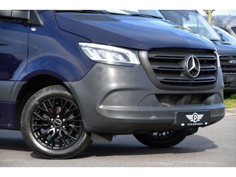 Mercedes-Benz Sprinter 317 1.9 CDI L2H2 RWD DC PB Edition Camera Cruise, Carplay, LED, 3500kg Trekhaak, Geveerde stoel, Standkachel, Automaat, 170pk, Uniek!