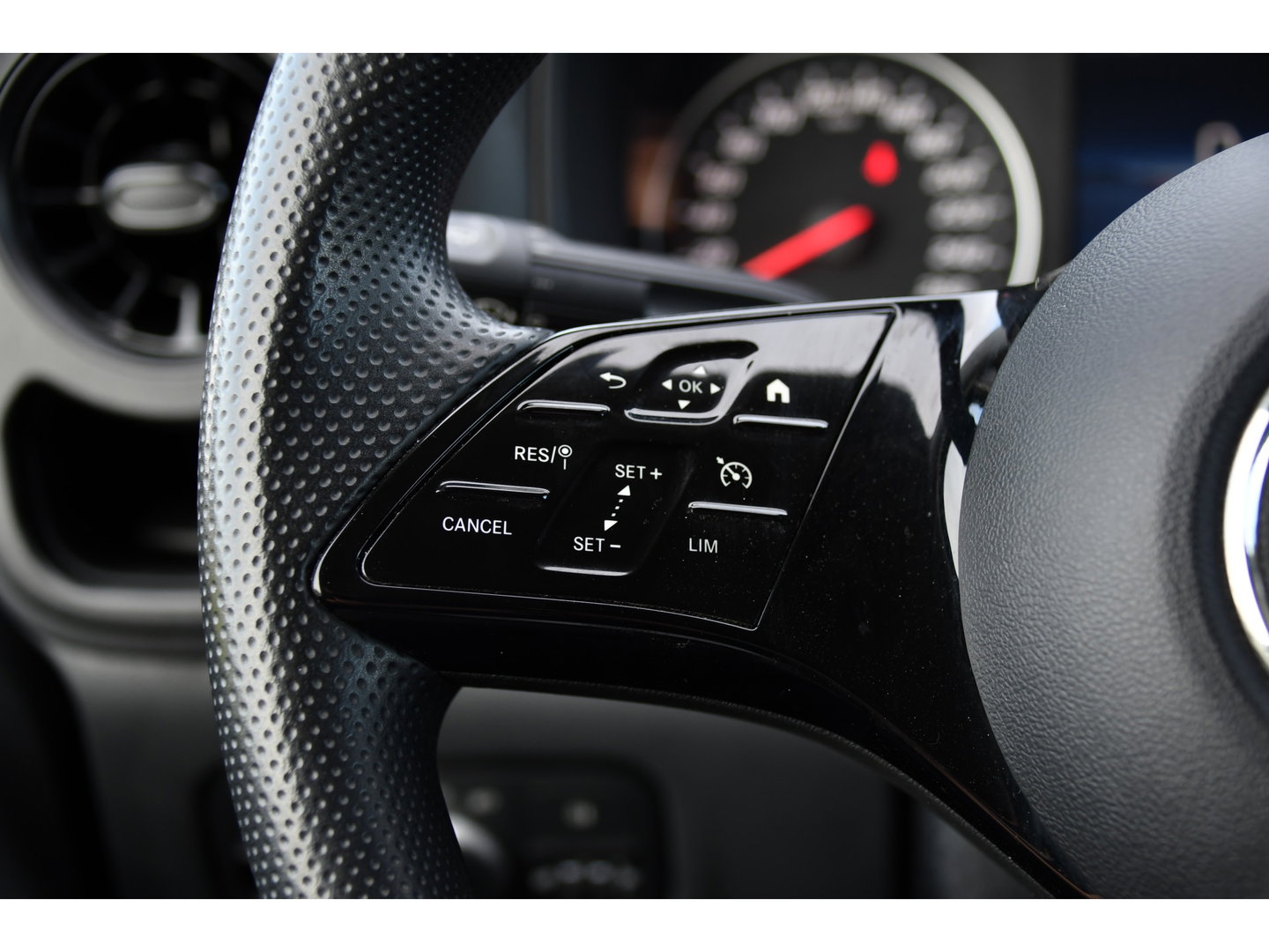 Mercedes-Benz Vito 114 CDI 1.9 PB Edition FACELIFT! Camera, Cruise, Carplay, Multimedia, Automaat, 136pk, Sensoren, Uniek!
