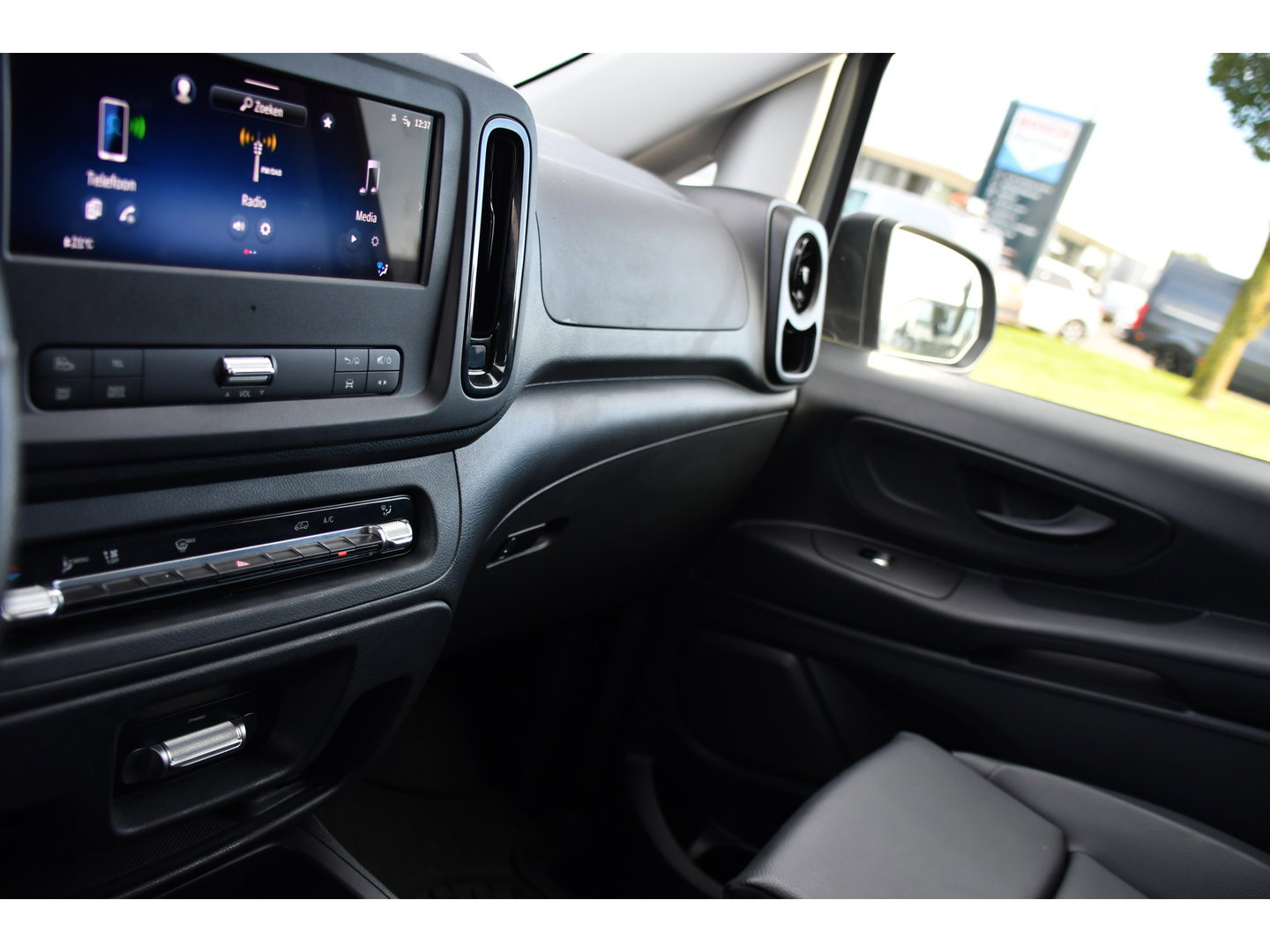 Mercedes-Benz Vito 114 CDI 1.9 PB Edition FACELIFT! Camera, Cruise, Carplay, Multimedia, Automaat, 136pk, Sensoren, Uniek!