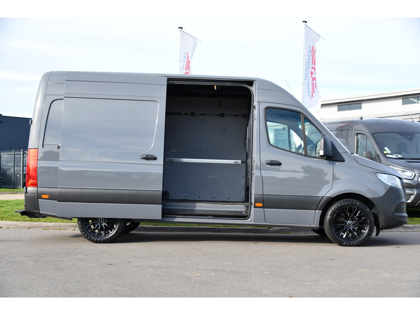 Mercedes-Benz Sprinter 316 2.2 CDI L2H2 PB Edition Camera, Cruise, Carplay, Trekhaak, Geveerde stoel, Multimedia, 164pk, Automaat, Uniek!