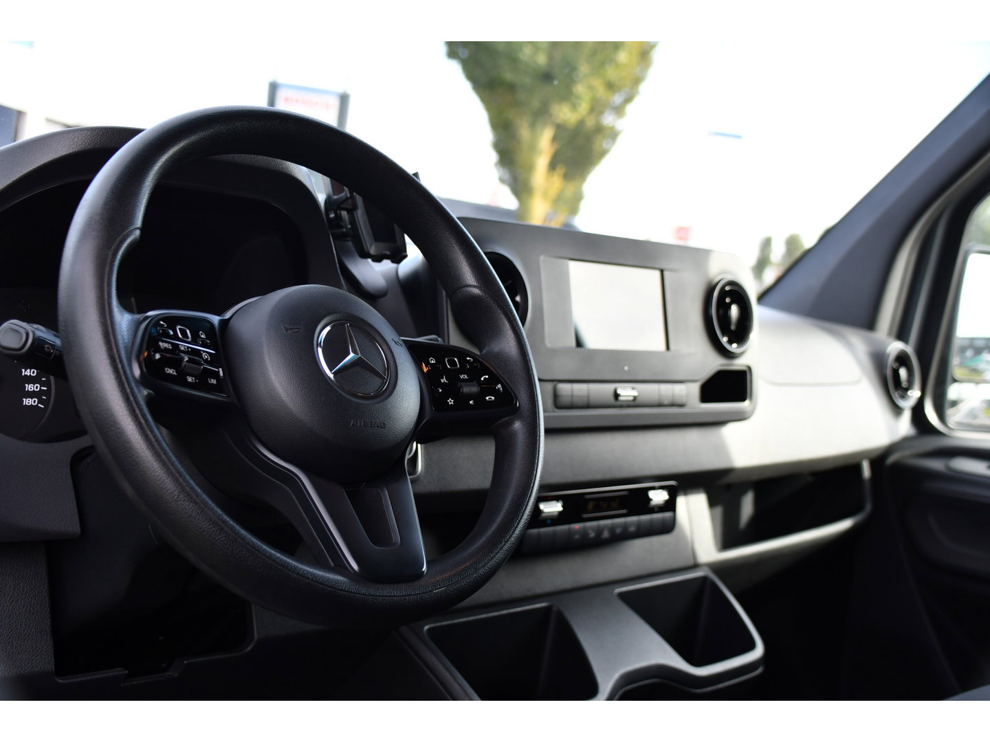 Mercedes-Benz Sprinter 316 2.2 CDI L2H2 PB Edition Camera, Cruise, Carplay, Trekhaak, Geveerde stoel, Multimedia, 164pk, Automaat, Uniek!