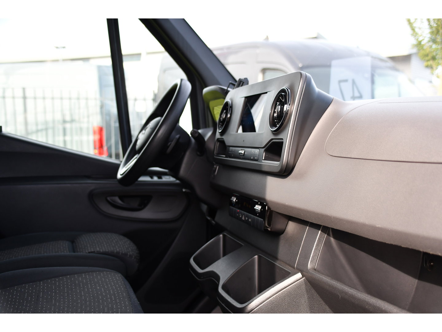 Mercedes-Benz Sprinter 316 2.2 CDI L2H2 PB Edition Camera, Cruise, Carplay, Trekhaak, Geveerde stoel, Multimedia, 164pk, Automaat, Uniek!