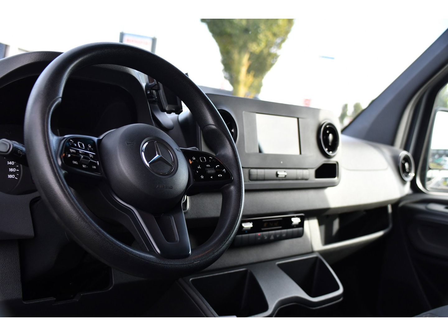 Mercedes-Benz Sprinter 316 2.2 CDI L2H2 PB Edition Camera, Cruise, Carplay, Trekhaak, Geveerde stoel, Multimedia, 164pk, Automaat, Uniek!