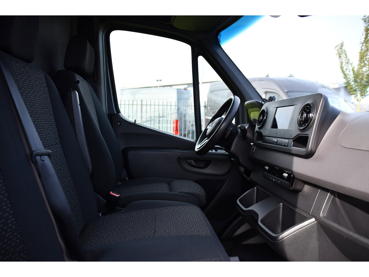 Mercedes-Benz Sprinter 316 2.2 CDI L2H2 PB Edition Camera, Cruise, Carplay, Trekhaak, Geveerde stoel, Multimedia, 164pk, Automaat, Uniek!