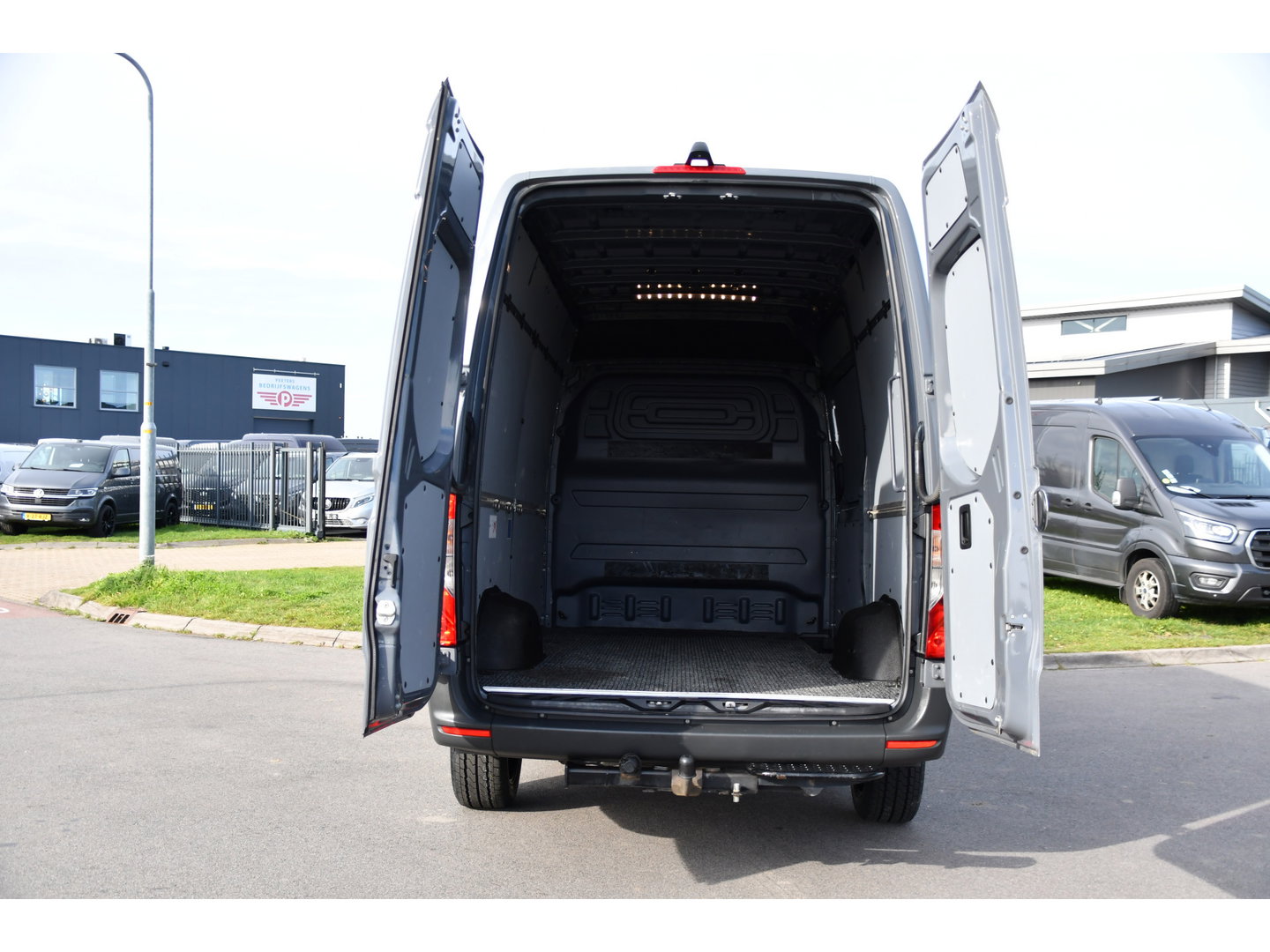 Mercedes-Benz Sprinter 316 2.2 CDI L2H2 PB Edition Camera, Cruise, Carplay, Trekhaak, Geveerde stoel, Multimedia, 164pk, Automaat, Uniek!