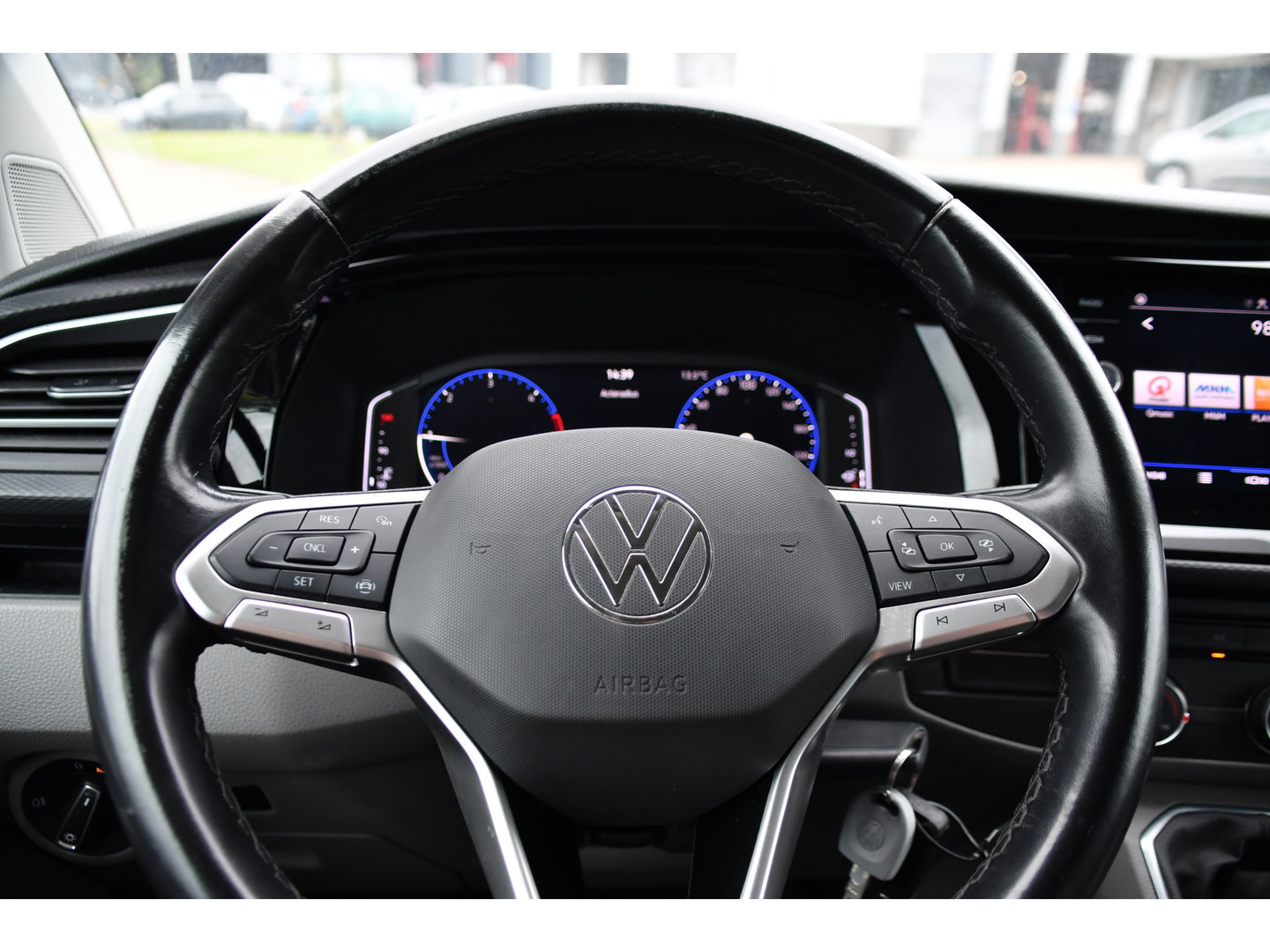 Volkswagen Transporter 2.0 TDI L1H1 Bulli Virtual, Camera, Cruise, Carplay, LED, Multimedia, 150pk, Leder, Uniek!