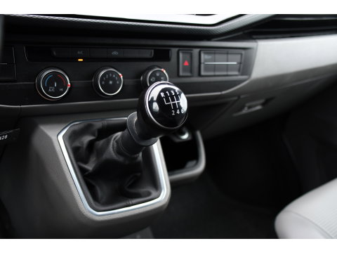 Volkswagen Transporter 2.0 TDI L1H1 Bulli Virtual, Camera, Cruise, Carplay, LED, Multimedia, 150pk, Leder, Uniek!