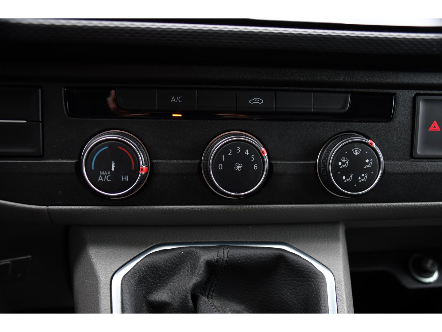 Volkswagen Transporter 2.0 TDI L1H1 Bulli Virtual, Camera, Cruise, Carplay, LED, Multimedia, 150pk, Leder, Uniek!