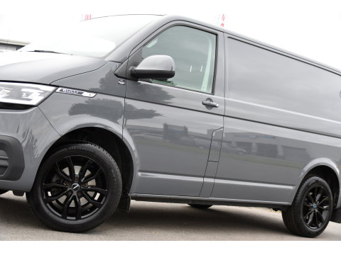 Volkswagen Transporter 2.0 TDI L1H1 Bulli Virtual, Camera, Cruise, Carplay, LED, Multimedia, 150pk, Leder, Uniek!