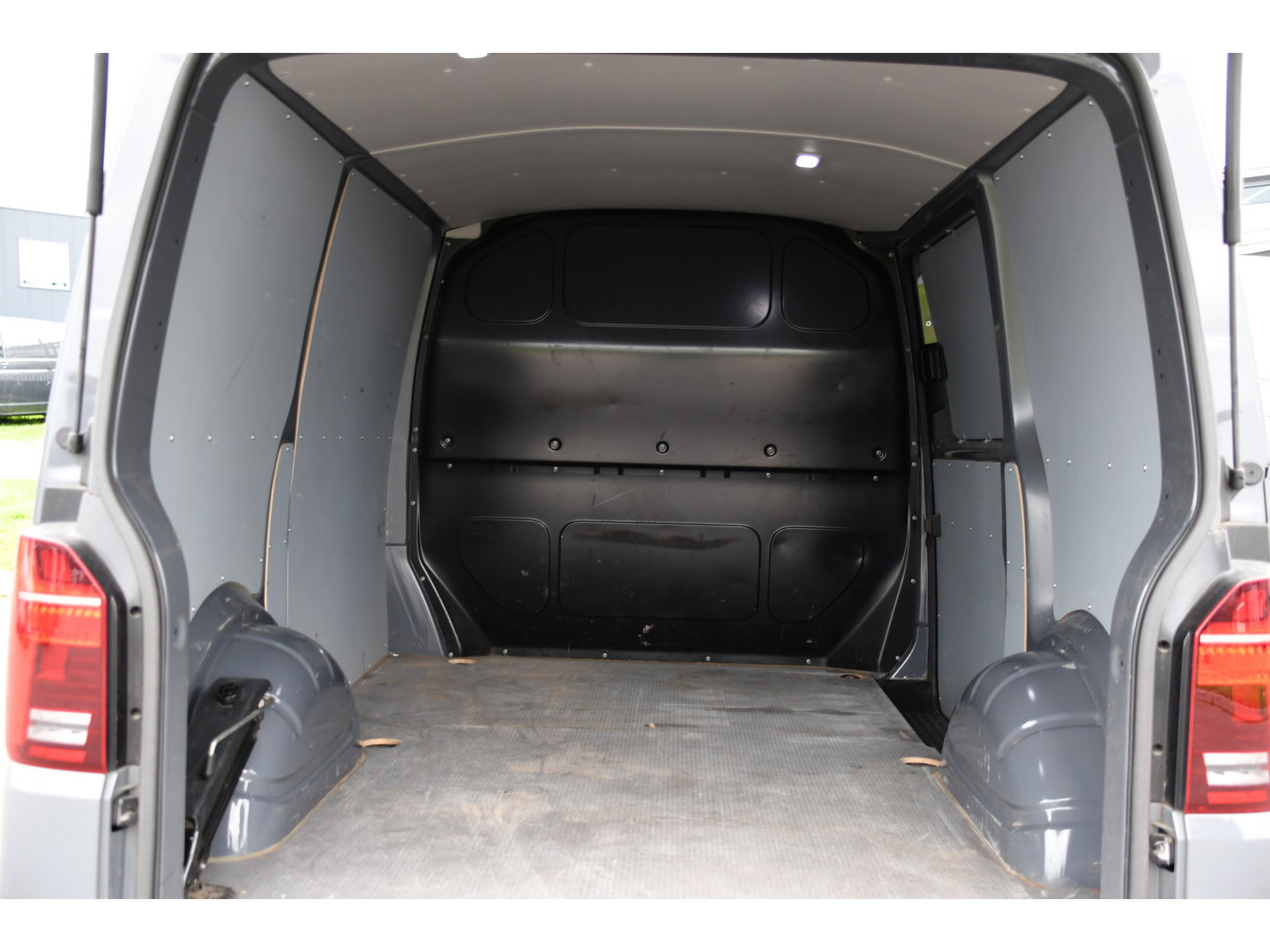 Volkswagen Transporter 2.0 TDI L1H1 Bulli Virtual, Camera, Cruise, Carplay, LED, Multimedia, 150pk, Leder, Uniek!