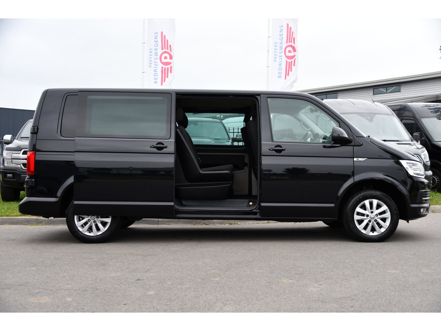 Volkswagen Transporter 2.0 TDI L2H1 DC Highline Cruise, Carplay, LED, Stoelverwarming, Sensoren, Automaat, EURO6, Multimedia, Uniek!