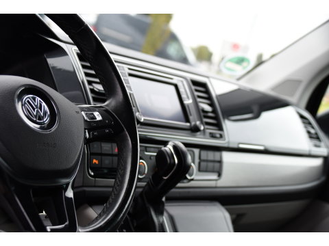 Volkswagen Transporter 2.0 TDI L2H1 DC Highline Cruise, Carplay, LED, Stoelverwarming, Sensoren, Automaat, EURO6, Multimedia, Uniek!