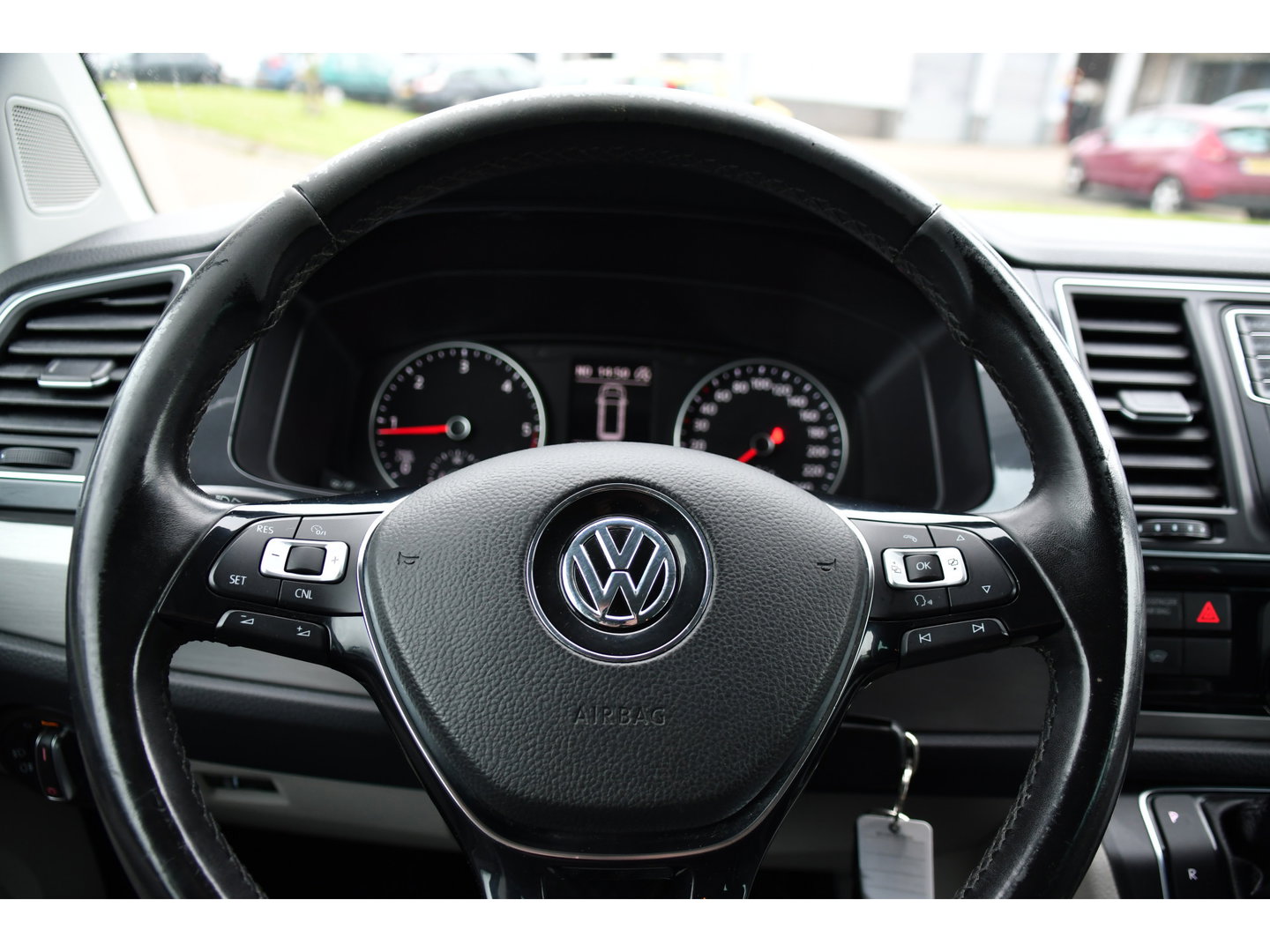 Volkswagen Transporter 2.0 TDI L2H1 DC Highline Cruise, Carplay, LED, Stoelverwarming, Sensoren, Automaat, EURO6, Multimedia, Uniek!