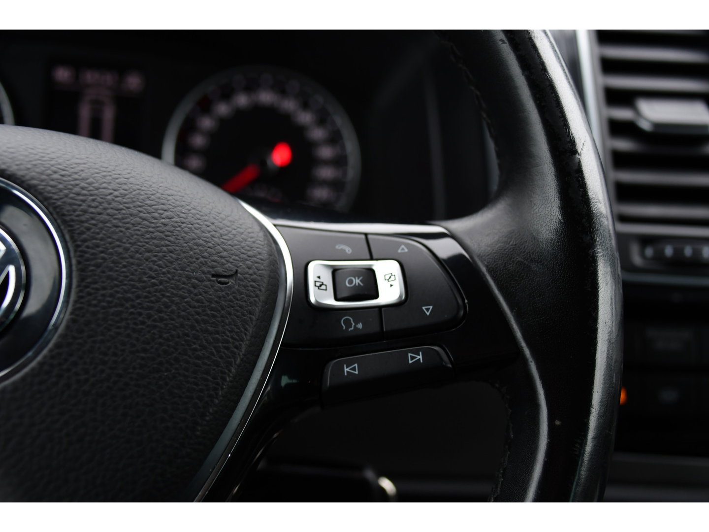 Volkswagen Transporter 2.0 TDI L2H1 DC Highline Cruise, Carplay, LED, Stoelverwarming, Sensoren, Automaat, EURO6, Multimedia, Uniek!