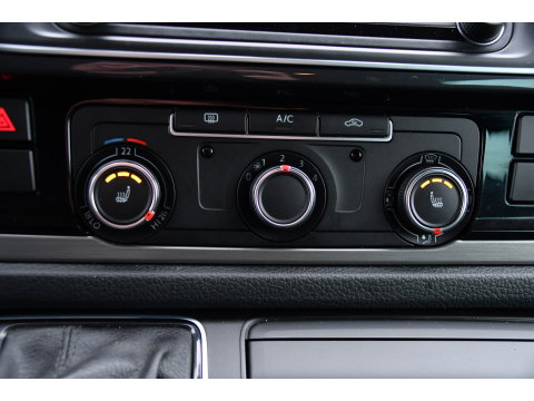 Volkswagen Transporter 2.0 TDI L2H1 DC Highline Cruise, Carplay, LED, Stoelverwarming, Sensoren, Automaat, EURO6, Multimedia, Uniek!
