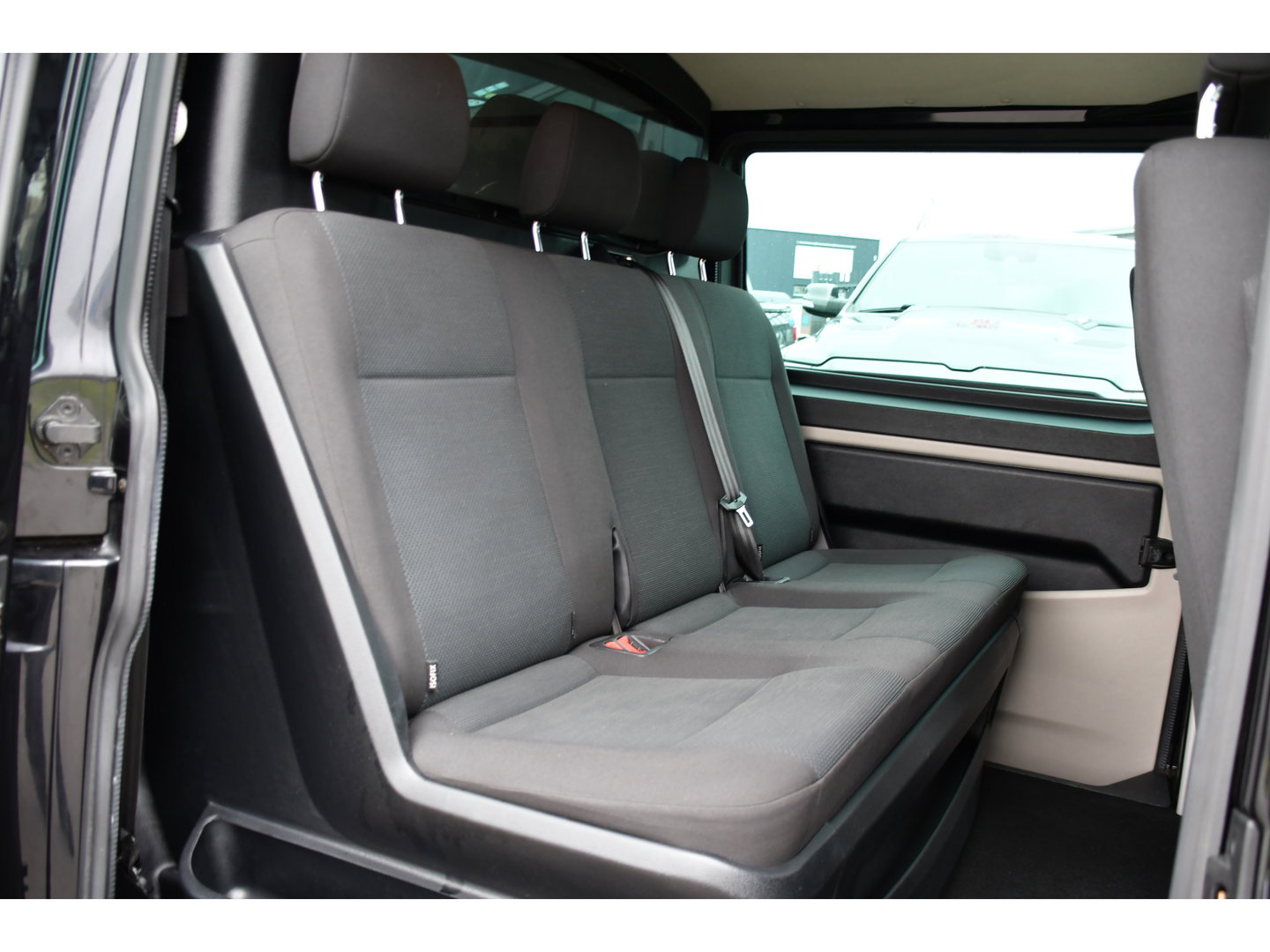 Volkswagen Transporter 2.0 TDI L2H1 DC Highline Cruise, Carplay, LED, Stoelverwarming, Sensoren, Automaat, EURO6, Multimedia, Uniek!