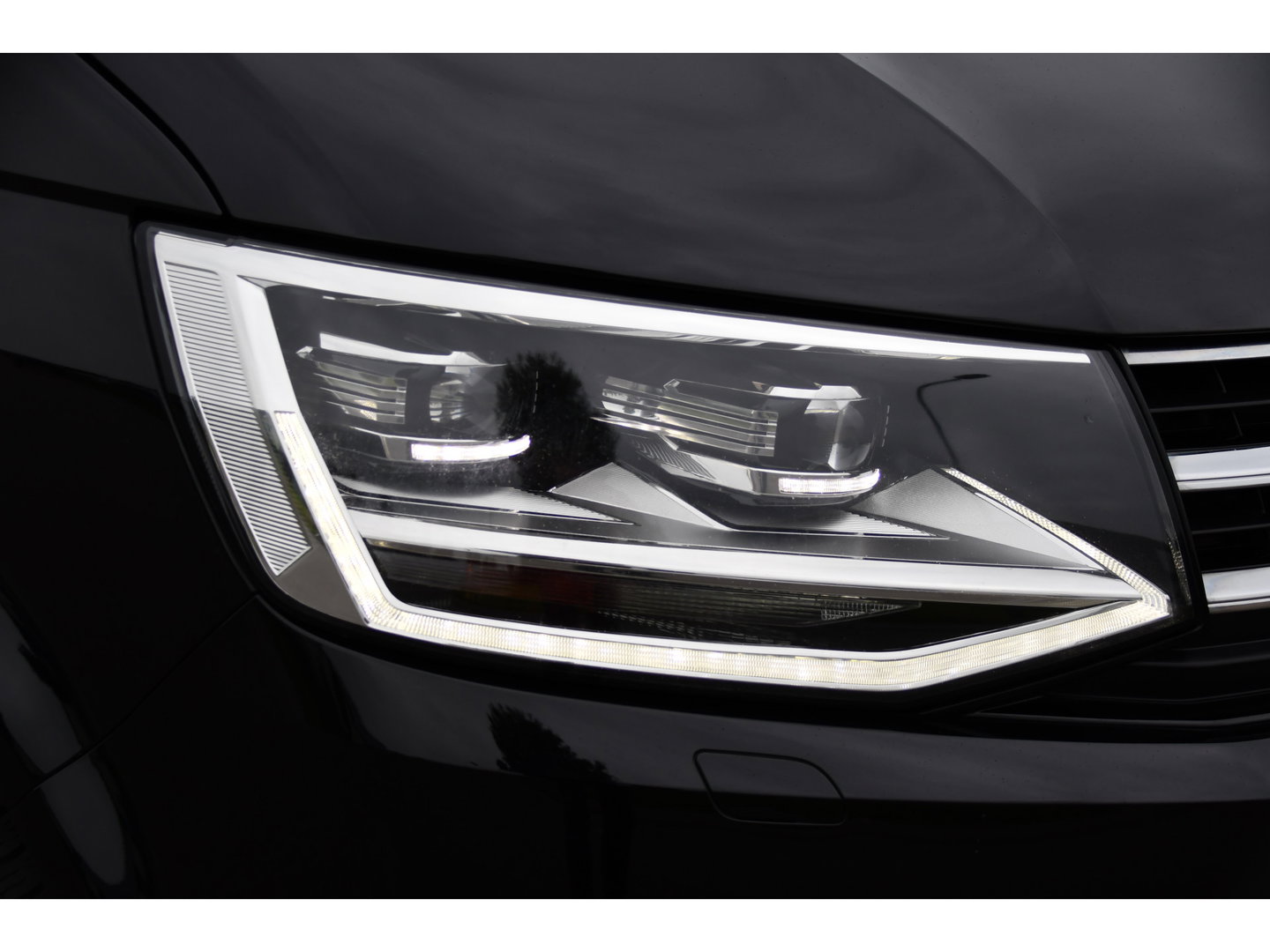 Volkswagen Transporter 2.0 TDI L2H1 DC Highline Cruise, Carplay, LED, Stoelverwarming, Sensoren, Automaat, EURO6, Multimedia, Uniek!