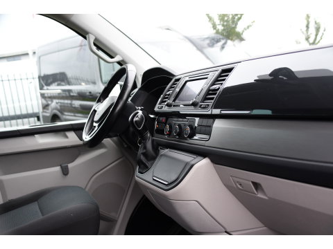 Volkswagen Transporter 2.0 TDI L2H1 DC Highline Cruise, Carplay, LED, Stoelverwarming, Sensoren, Automaat, EURO6, Multimedia, Uniek!