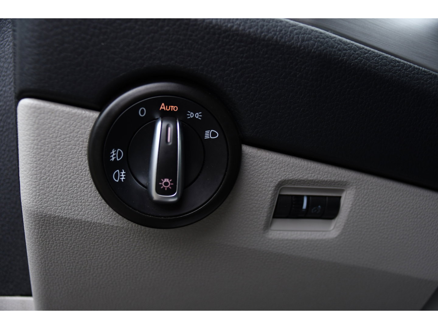 Volkswagen Transporter 2.0 TDI L2H1 DC Highline Cruise, Carplay, LED, Stoelverwarming, Sensoren, Automaat, EURO6, Multimedia, Uniek!