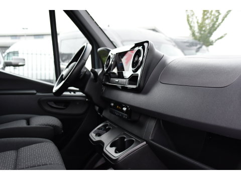 Mercedes-Benz Sprinter 319 1.9 CDI L2H2 RWD PB Edition Full Options! Luchtvering, Cruise, 360 Camera, Stoelverwarming, Clima, LED, Standkachel, Voorruit verwarming, 190pk, Automaat, Uniek!