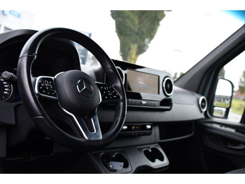 Mercedes-Benz Sprinter 319 1.9 CDI L2H2 RWD PB Edition Full Options! Luchtvering, Cruise, 360 Camera, Stoelverwarming, Clima, LED, Standkachel, Voorruit verwarming, 190pk, Automaat, Uniek!
