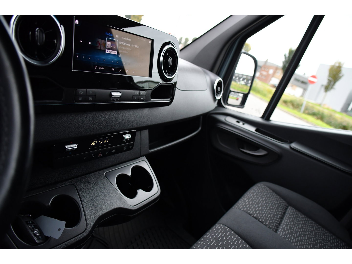 Mercedes-Benz Sprinter 319 1.9 CDI L2H2 RWD PB Edition Full Options! Luchtvering, Cruise, 360 Camera, Stoelverwarming, Clima, LED, Standkachel, Voorruit verwarming, 190pk, Automaat, Uniek!