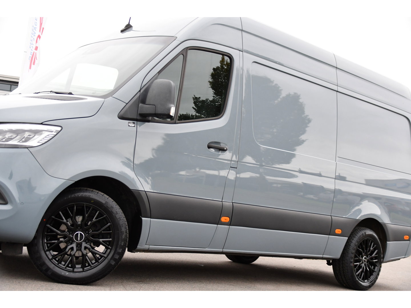 Mercedes-Benz Sprinter 319 1.9 CDI L2H2 RWD PB Edition Full Options! Luchtvering, Cruise, 360 Camera, Stoelverwarming, Clima, LED, Standkachel, Voorruit verwarming, 190pk, Automaat, Uniek!