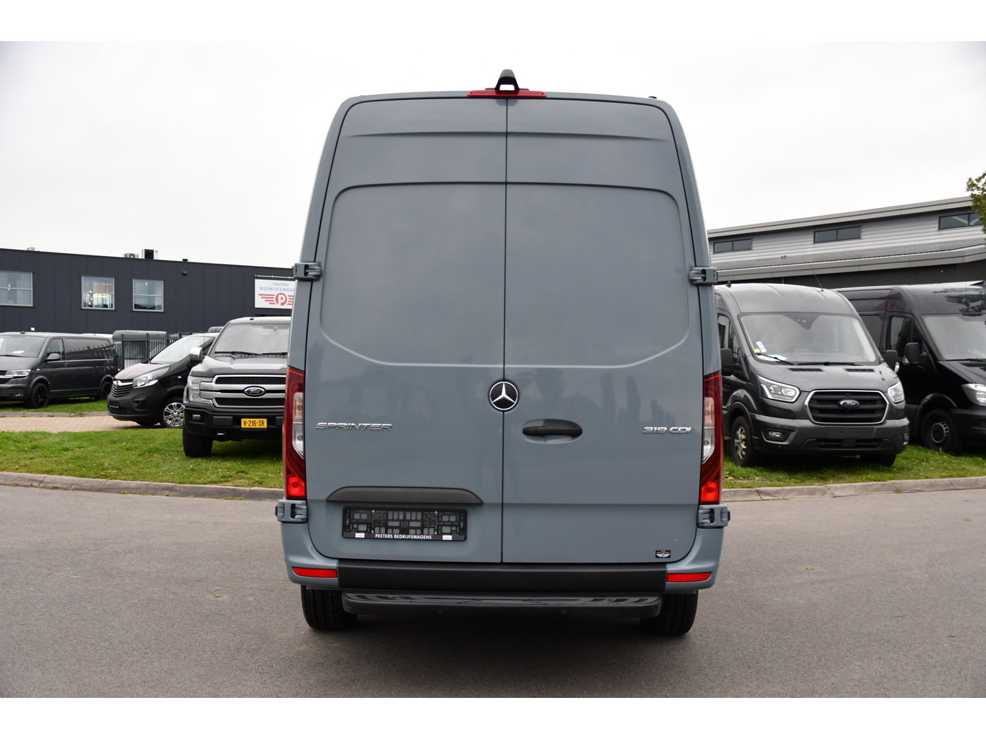 Mercedes-Benz Sprinter 319 1.9 CDI L2H2 RWD PB Edition Full Options! Luchtvering, Cruise, 360 Camera, Stoelverwarming, Clima, LED, Standkachel, Voorruit verwarming, 190pk, Automaat, Uniek!
