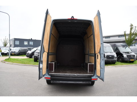 Mercedes-Benz Sprinter 319 1.9 CDI L2H2 RWD PB Edition Full Options! Luchtvering, Cruise, 360 Camera, Stoelverwarming, Clima, LED, Standkachel, Voorruit verwarming, 190pk, Automaat, Uniek!