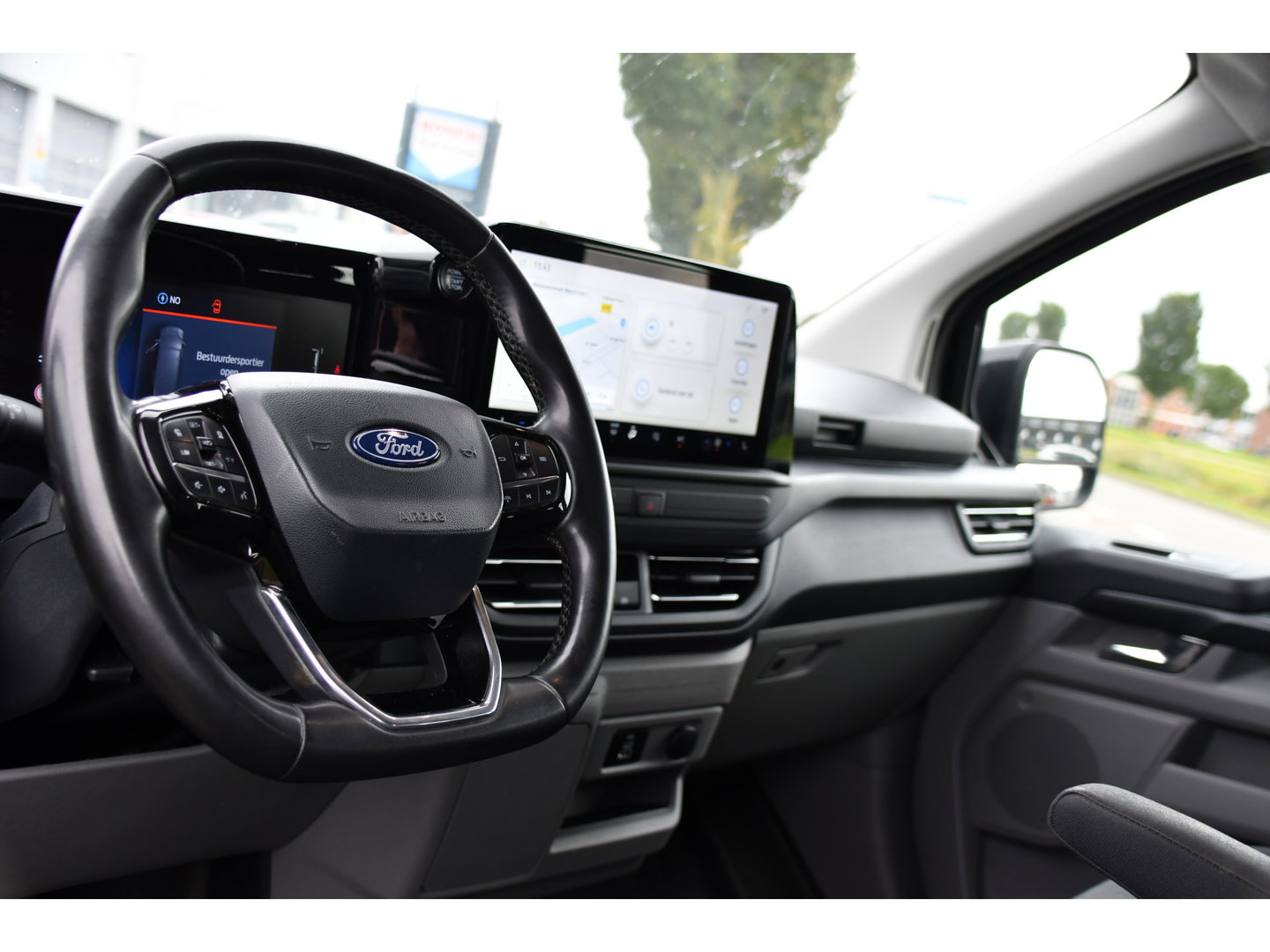 Ford Transit Custom 300 2.0 TDCI L2H1 Limited Black Edition Adaptieve Cruise, Camera, Carplay, LED, 2 x Schuifdeur, Automaat, 170pk, Stoelverwarming, Sensoren, Uniek!